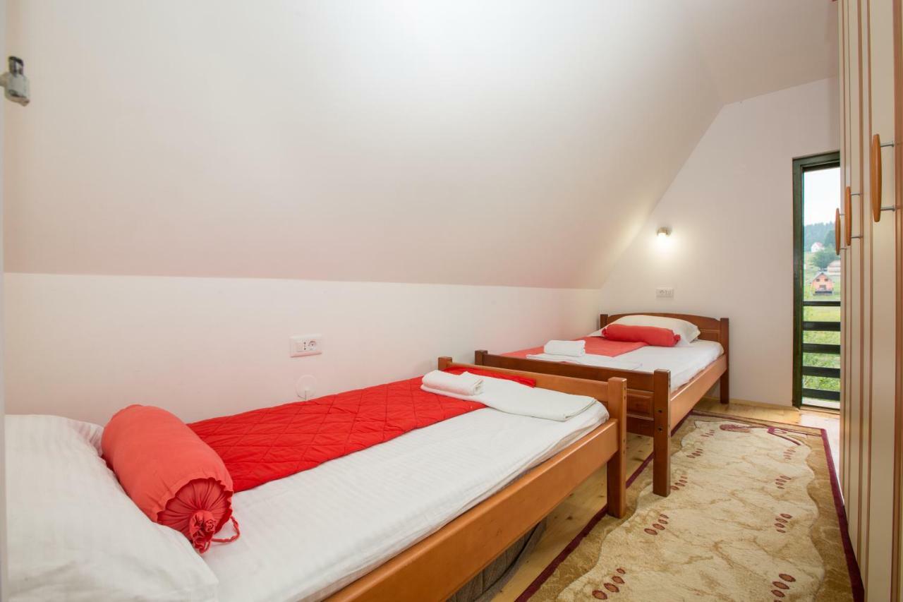Guest House Sky Blue Zabljak  Ngoại thất bức ảnh